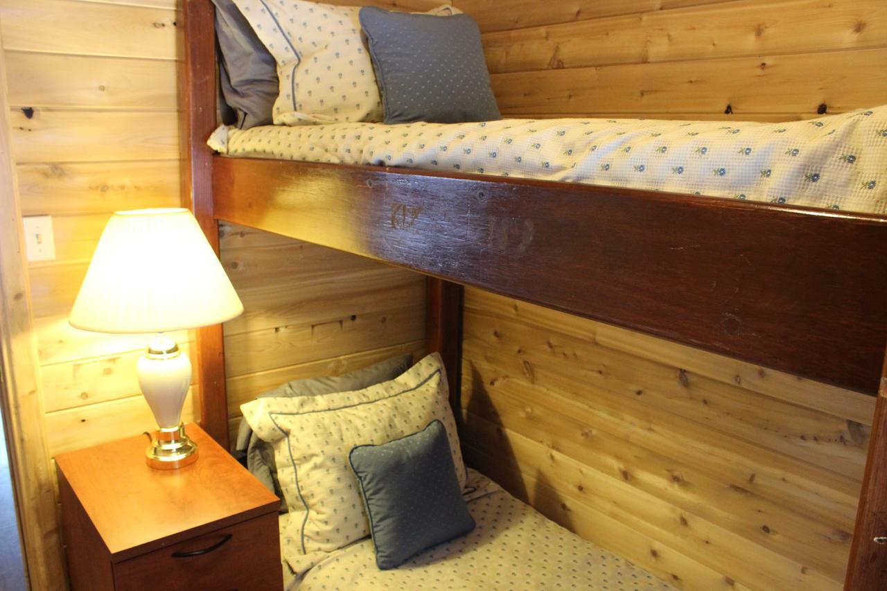 Lakefront Hope Lodge Miller Lake Extérieur photo