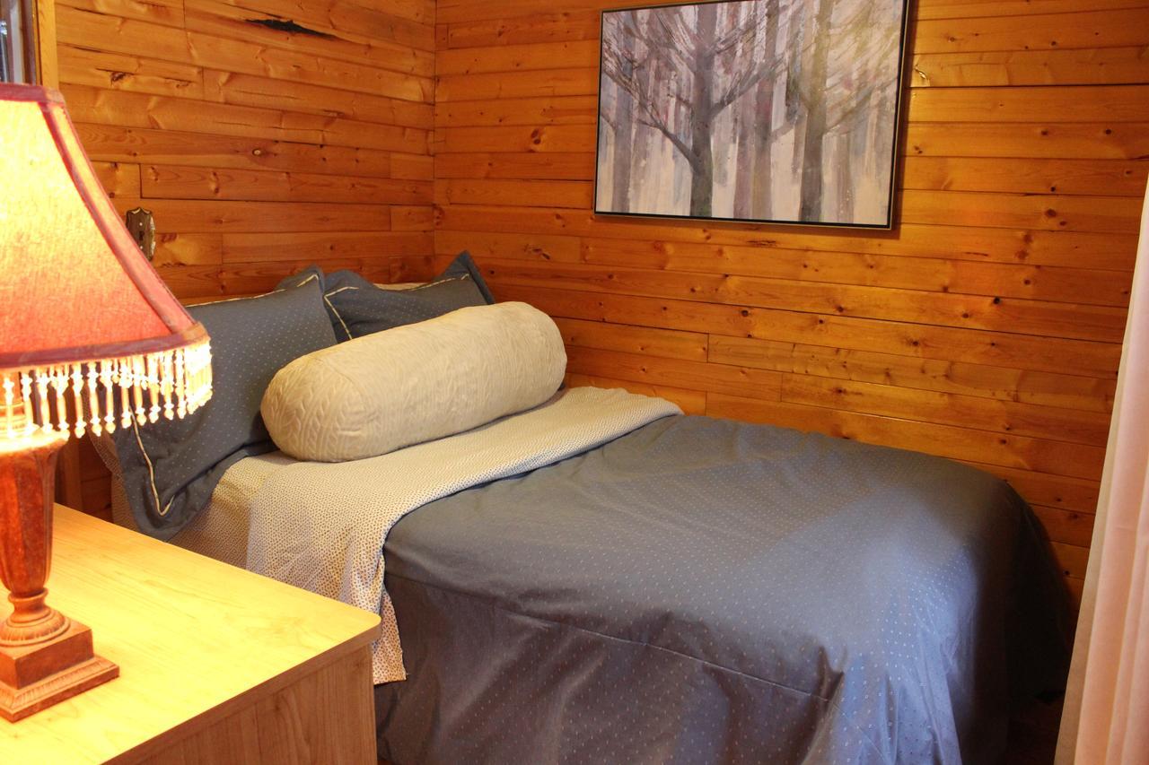 Lakefront Hope Lodge Miller Lake Extérieur photo